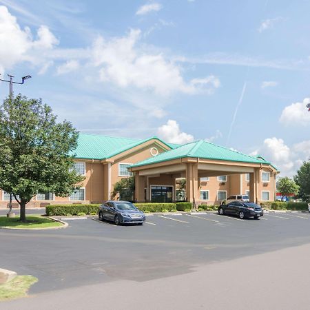 Quality Inn & Suites Of Alma - Northeast From Fort Smith Exterior photo